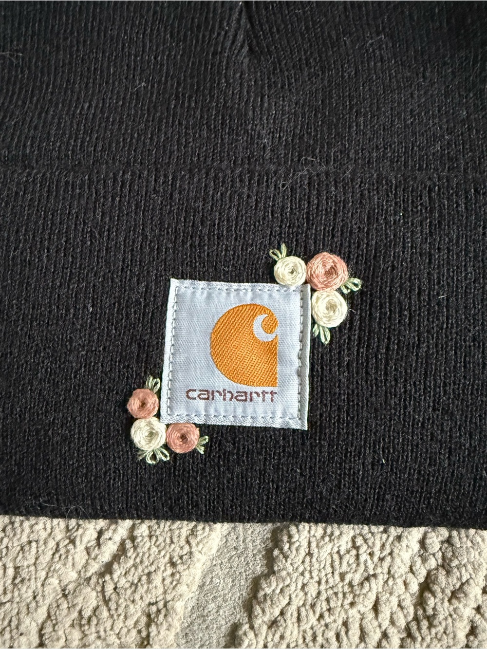 Carhartt Black Beanie hand Embroidered Floral Logo Patch one size new - Picture 2 of 7